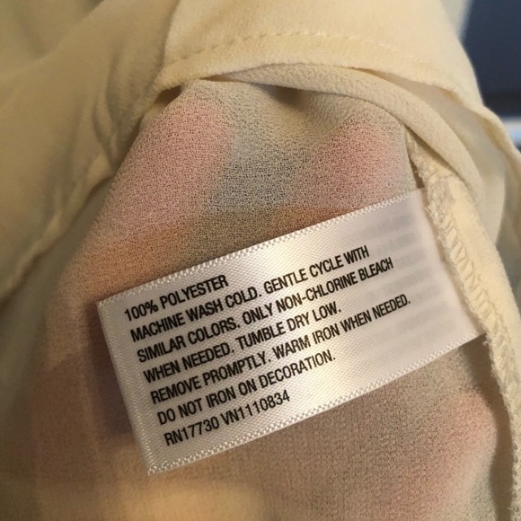 Studded collar blouse - Picture 9 of 9